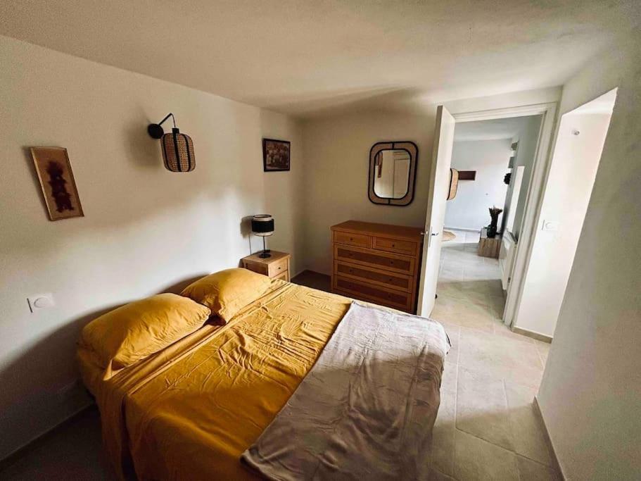 Charmant Petit Appartement Place De L Eglise Piana  Extérieur photo